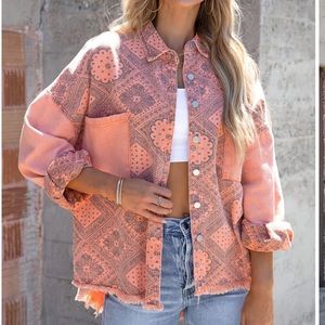 Vici coral JANICE COTTON POCKETED BANDANA SHACKET. Size medium